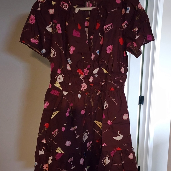 Chic Burgundy Patterned Dress - Picture 4 of 14